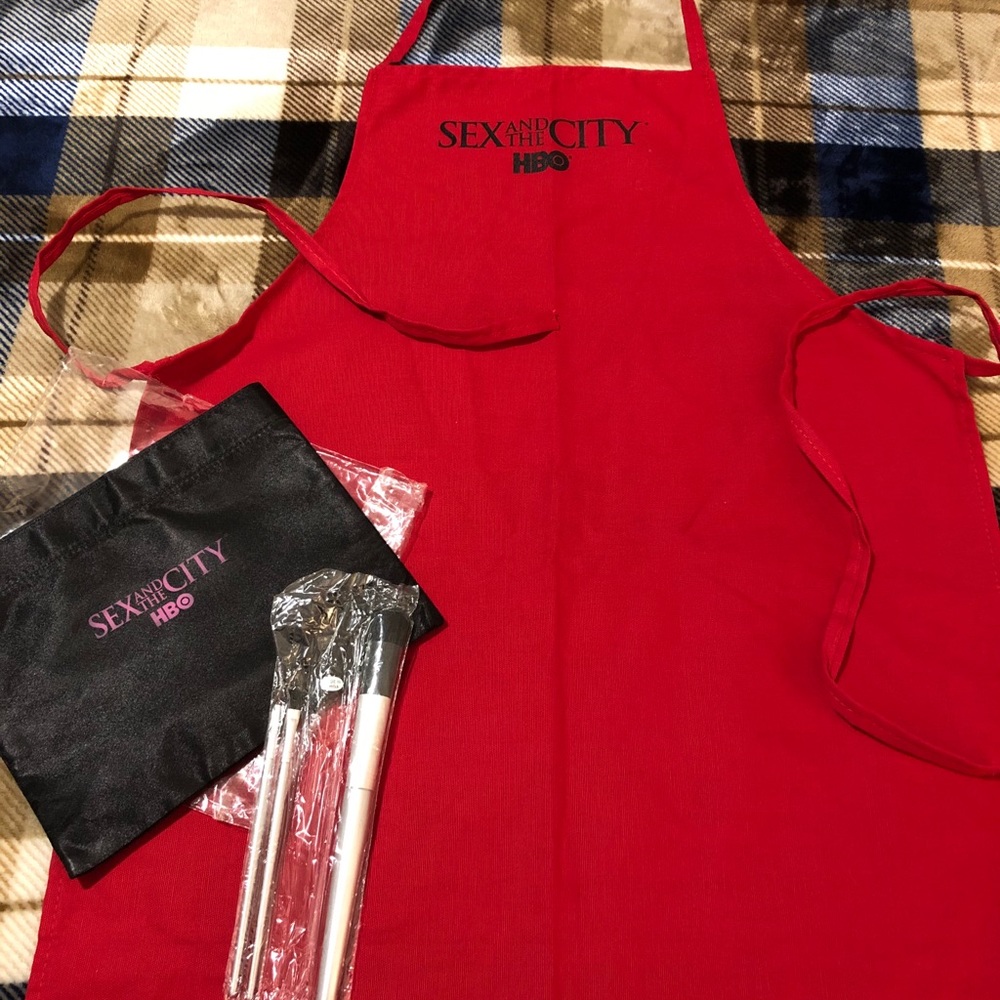 Sex and the City apron and makeup bag.